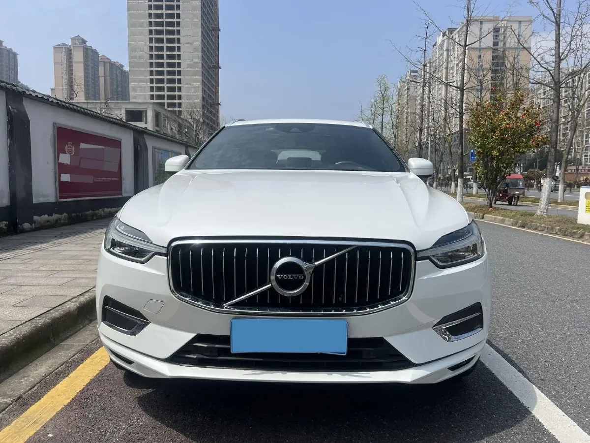 2021 Volvo XC60 2.0T 250HP L4 8AT,autocango,china used car exporter,china ev exporter,chinese used car exporter,chinese used ev exporter