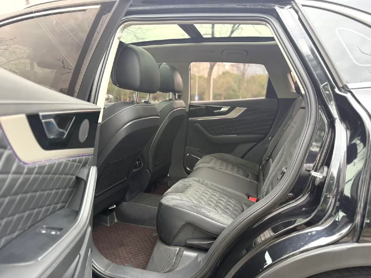 2019 HongQi HS5 2.0T 224HP L4 6AT,autocango,china used car exporter,china ev exporter,chinese used car exporter,chinese used ev exporter