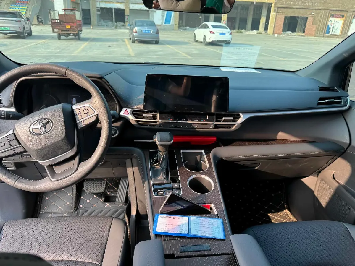 2024 Toyota Sienna 2.5L 189HP L4 E-CVT Hybrid,autocango,china used car exporter,china ev exporter,chinese used car exporter,chinese used ev exporter