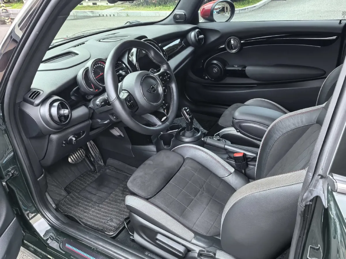 2022 MINI JCW 2.0T 231HP L4 8AT,autocango,china used car exporter,china ev exporter,chinese used car exporter,chinese used ev exporter