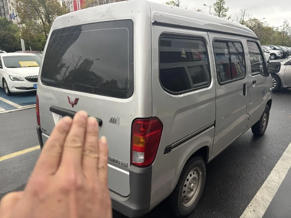 2023 WuLing ZhiGuang 1.5L 102HP L4 5MT,autocango,china used car exporter,china ev exporter,chinese used car exporter,chinese used ev exporter