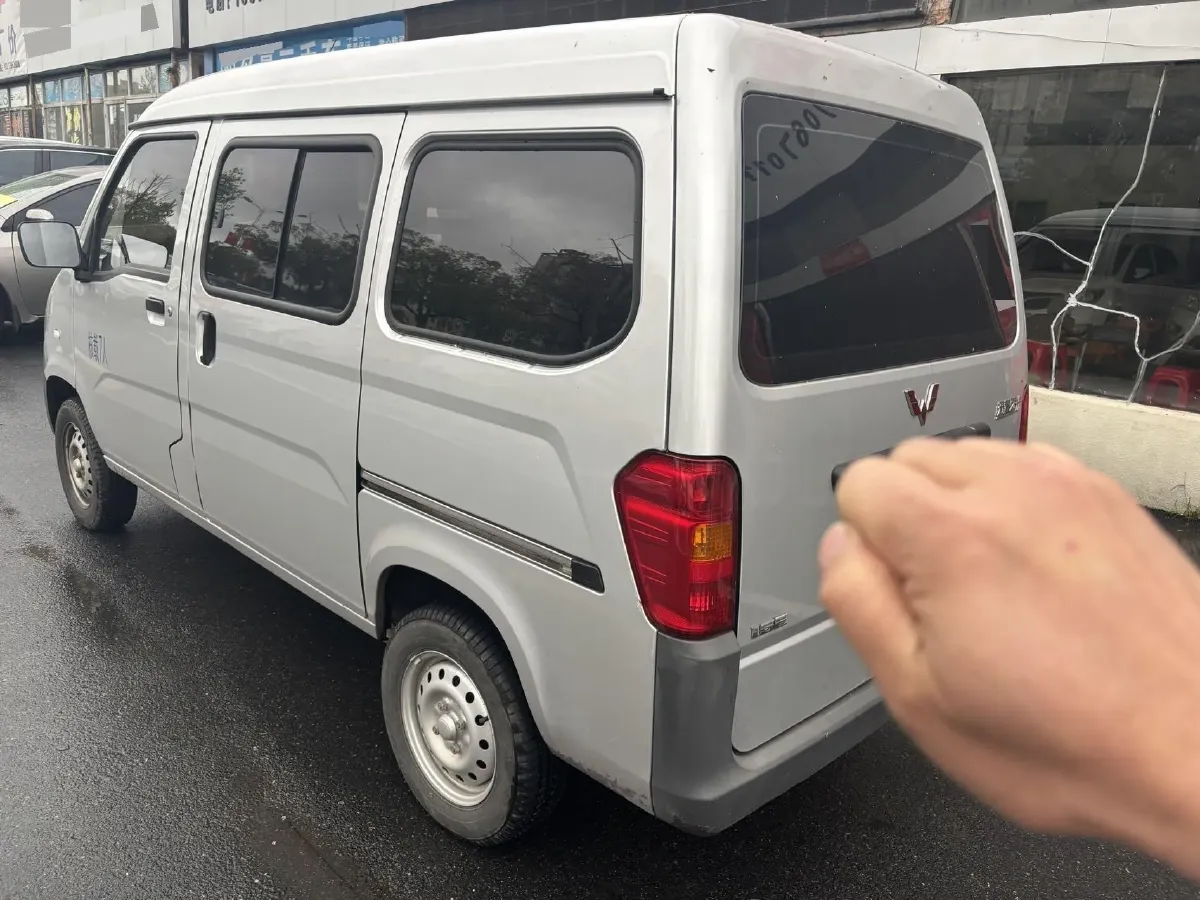 2023 WuLing ZhiGuang 1.5L 102HP L4 5MT,autocango,china used car exporter,china ev exporter,chinese used car exporter,chinese used ev exporter