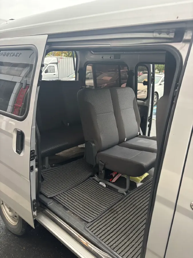 2023 WuLing ZhiGuang 1.5L 102HP L4 5MT,autocango,china used car exporter,china ev exporter,chinese used car exporter,chinese used ev exporter