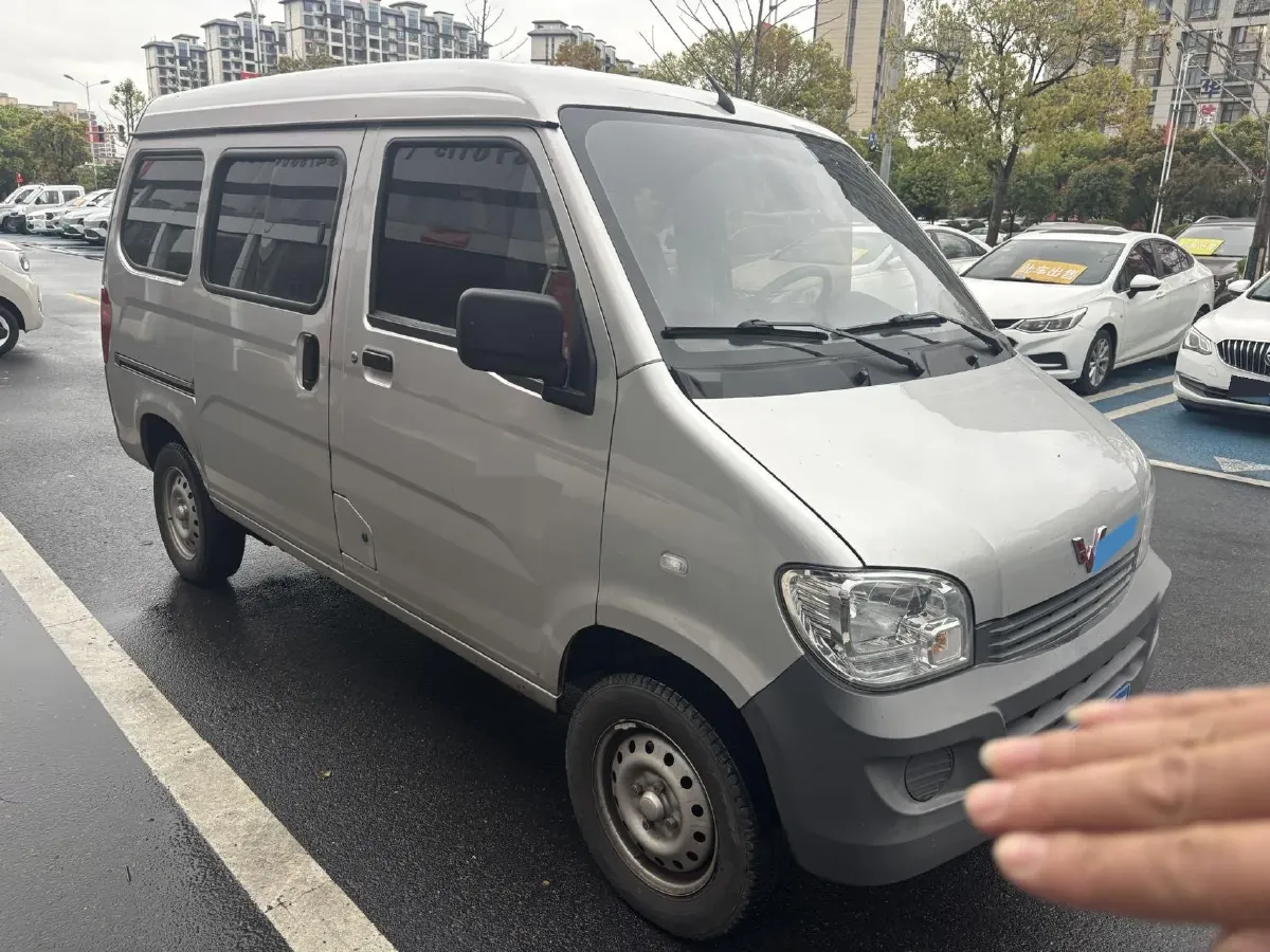2023 WuLing ZhiGuang 1.5L 102HP L4 5MT,autocango,china used car exporter,china ev exporter,chinese used car exporter,chinese used ev exporter