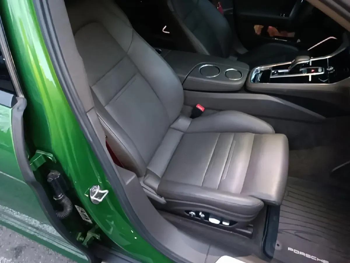 2021 Porsche Panamera 2.9T 330HP V6 8DCT,autocango,china used car exporter,china ev exporter,chinese used car exporter,chinese used ev exporter