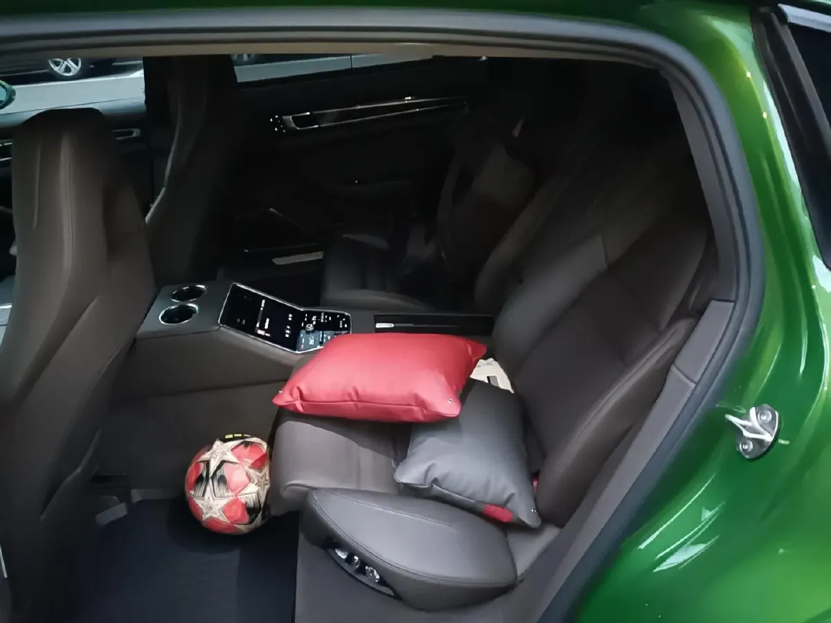 2021 Porsche Panamera 2.9T 330HP V6 8DCT,autocango,china used car exporter,china ev exporter,chinese used car exporter,chinese used ev exporter