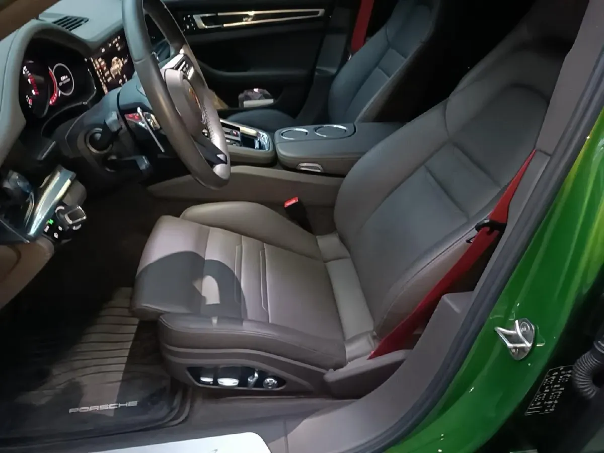 2021 Porsche Panamera 2.9T 330HP V6 8DCT,autocango,china used car exporter,china ev exporter,chinese used car exporter,chinese used ev exporter