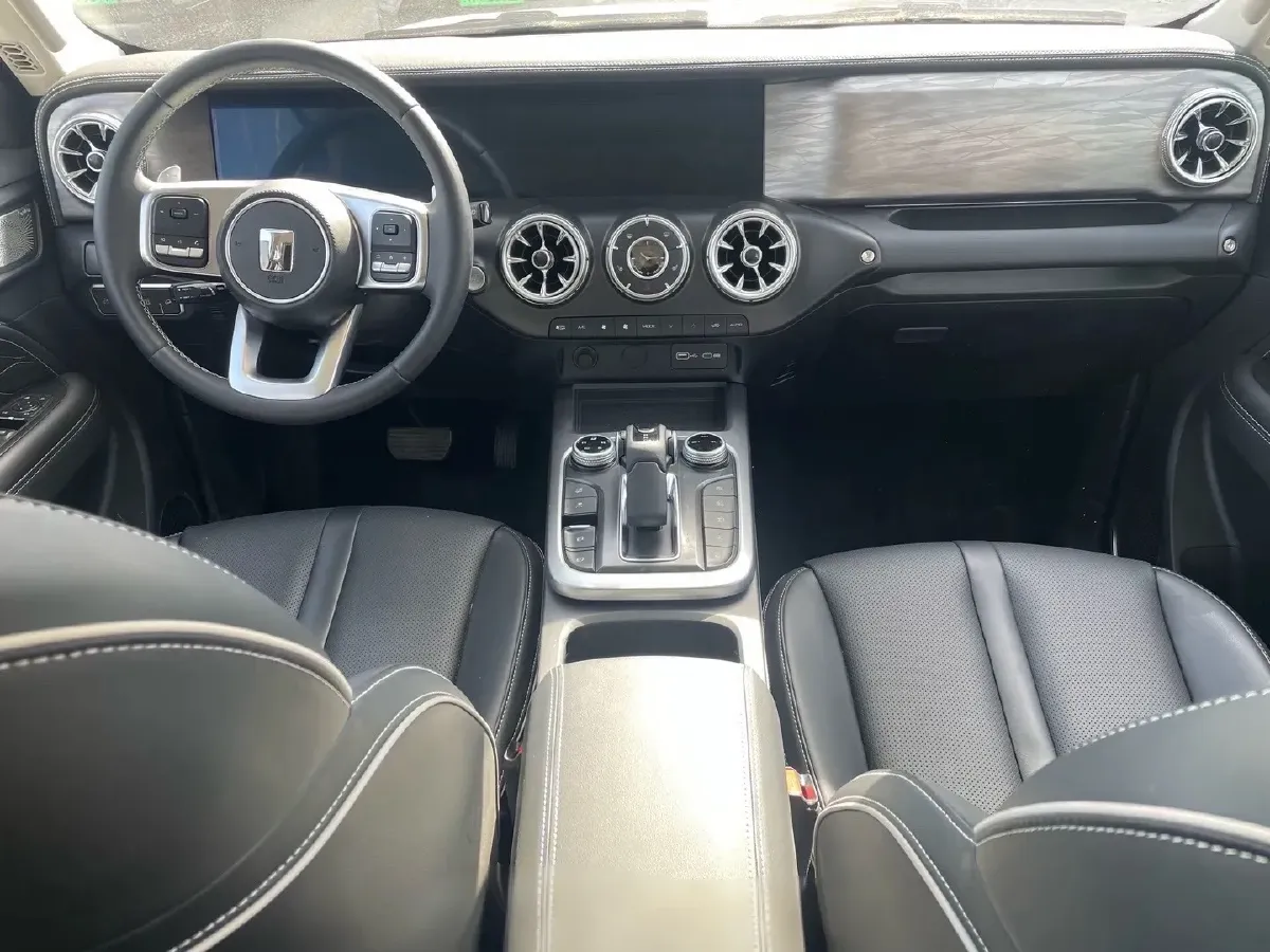 2024 Tank 300 2.0T 227HP L4 8AT,autocango,china used car exporter,china ev exporter,chinese used car exporter,chinese used ev exporter