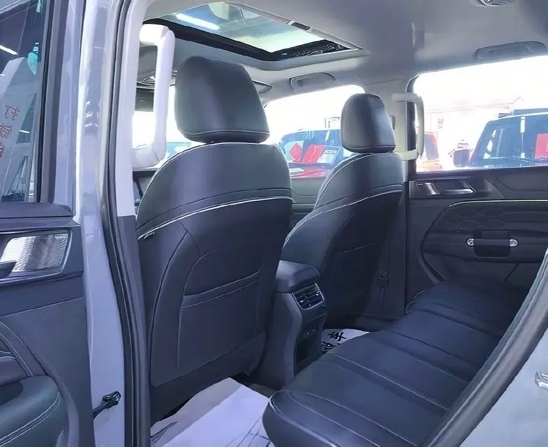 2024 Tank 300 2.0T 227HP L4 8AT,autocango,china used car exporter,china ev exporter,chinese used car exporter,chinese used ev exporter