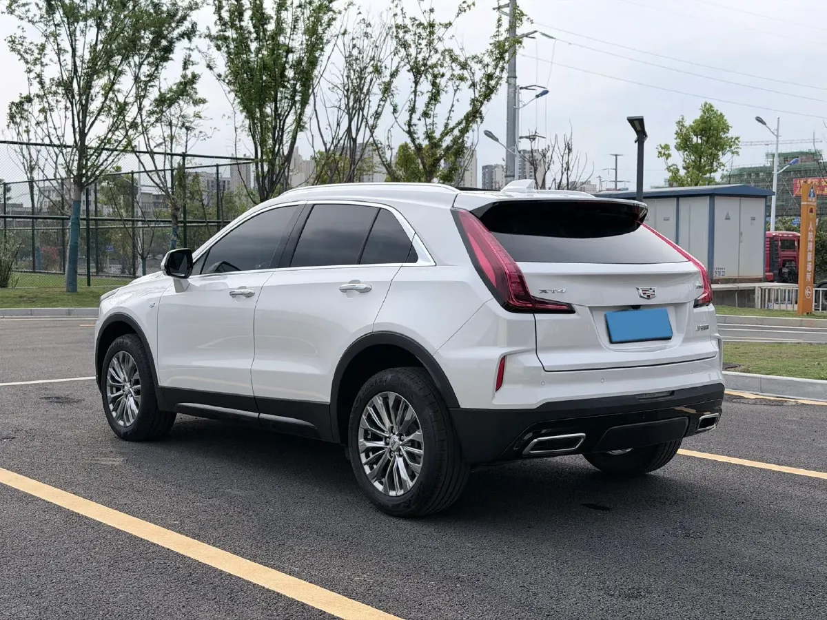 2024 Cadillac XT4 2.0T 237HP L4 9AT,autocango,china used car exporter,china ev exporter,chinese used car exporter,chinese used ev exporter