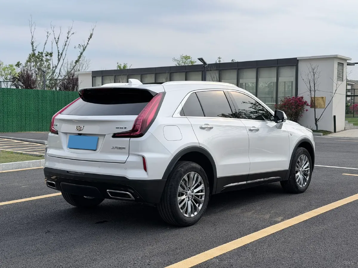 2024 Cadillac XT4 2.0T 237HP L4 9AT,autocango,china used car exporter,china ev exporter,chinese used car exporter,chinese used ev exporter