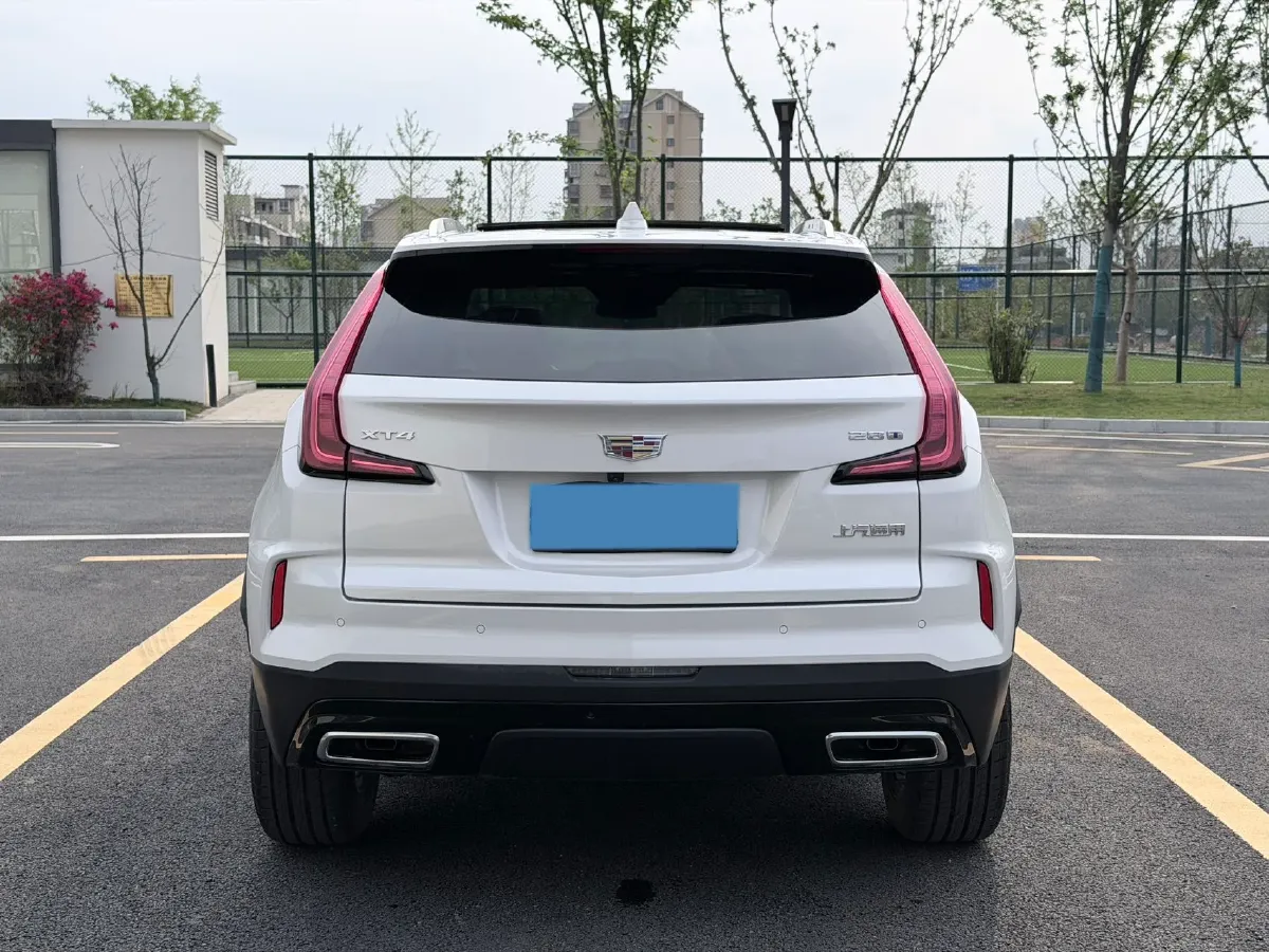 2024 Cadillac XT4 2.0T 237HP L4 9AT,autocango,china used car exporter,china ev exporter,chinese used car exporter,chinese used ev exporter