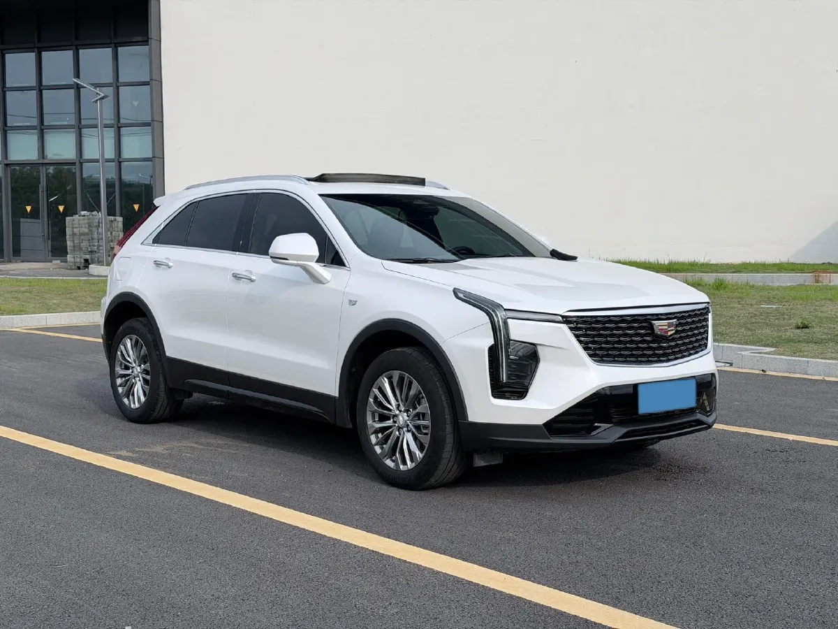 2024 Cadillac XT4 2.0T 237HP L4 9AT,autocango,china used car exporter,china ev exporter,chinese used car exporter,chinese used ev exporter