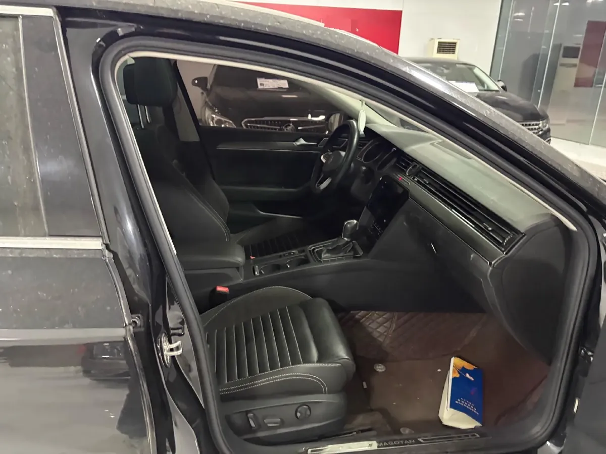 2020 Volkswagen Magotan 2.0T 186HP L4 7DCT,autocango,china used car exporter,china ev exporter,chinese used car exporter,chinese used ev exporter