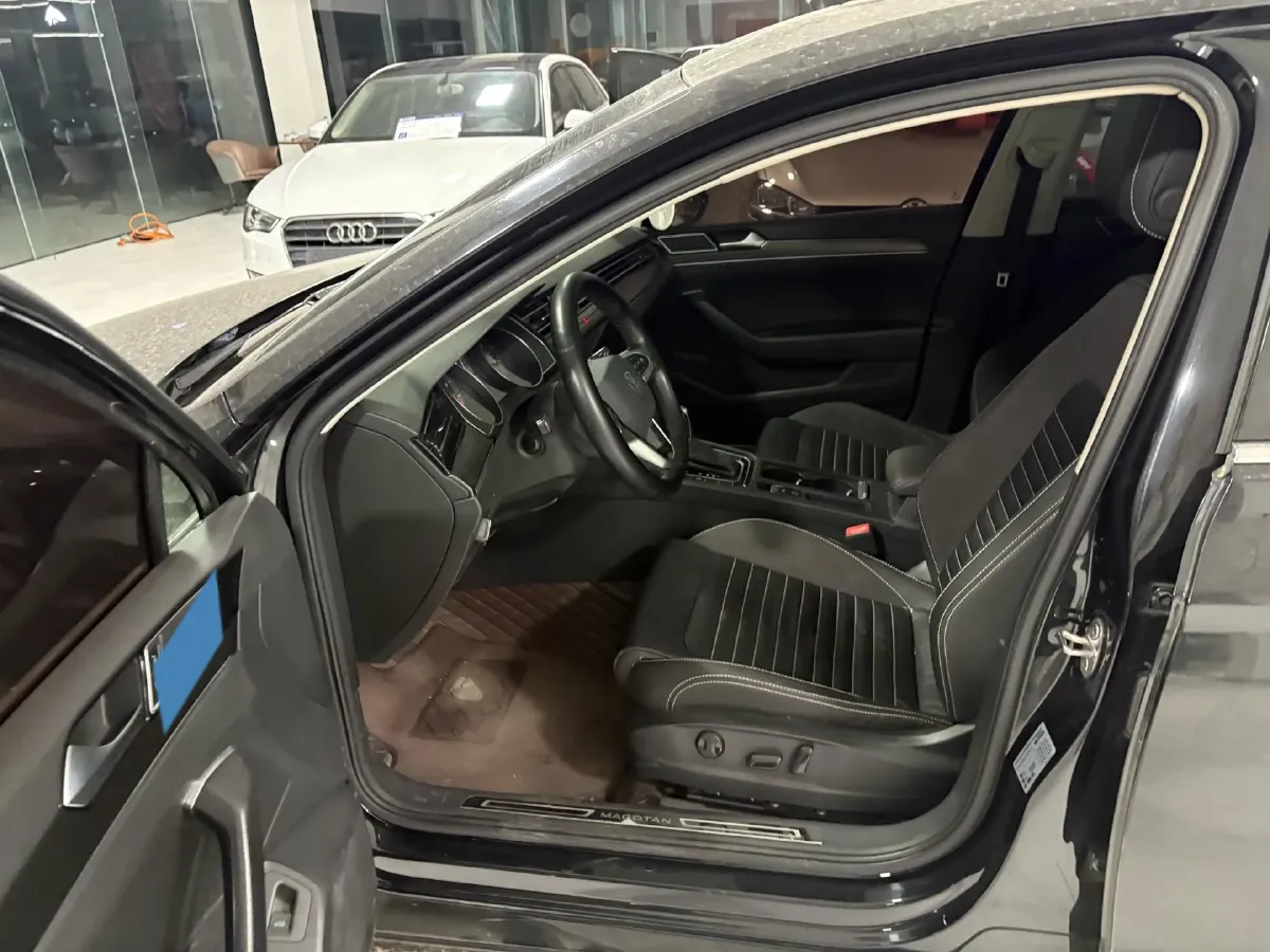 2020 Volkswagen Magotan 2.0T 186HP L4 7DCT,autocango,china used car exporter,china ev exporter,chinese used car exporter,chinese used ev exporter