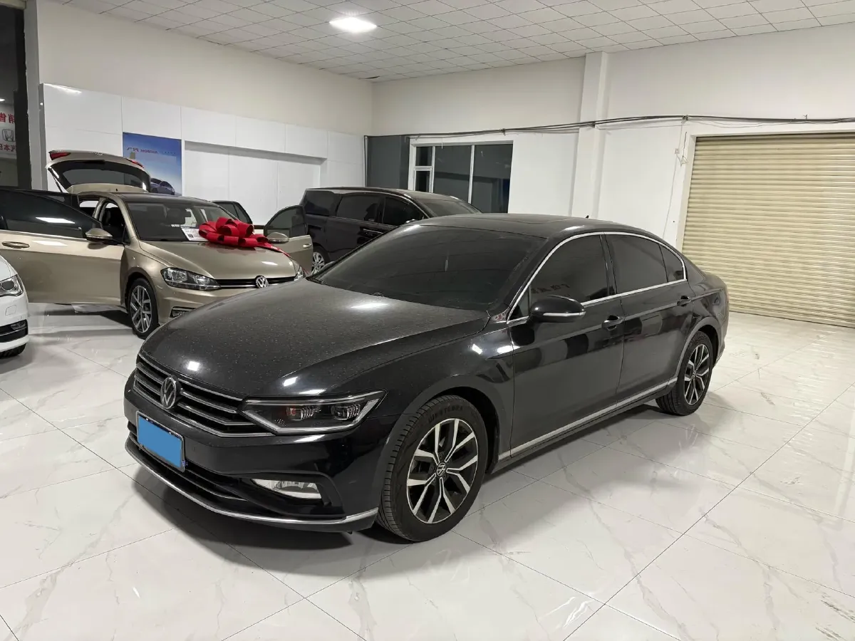 2020 Volkswagen Magotan 2.0T 186HP L4 7DCT,autocango,china used car exporter,china ev exporter,chinese used car exporter,chinese used ev exporter