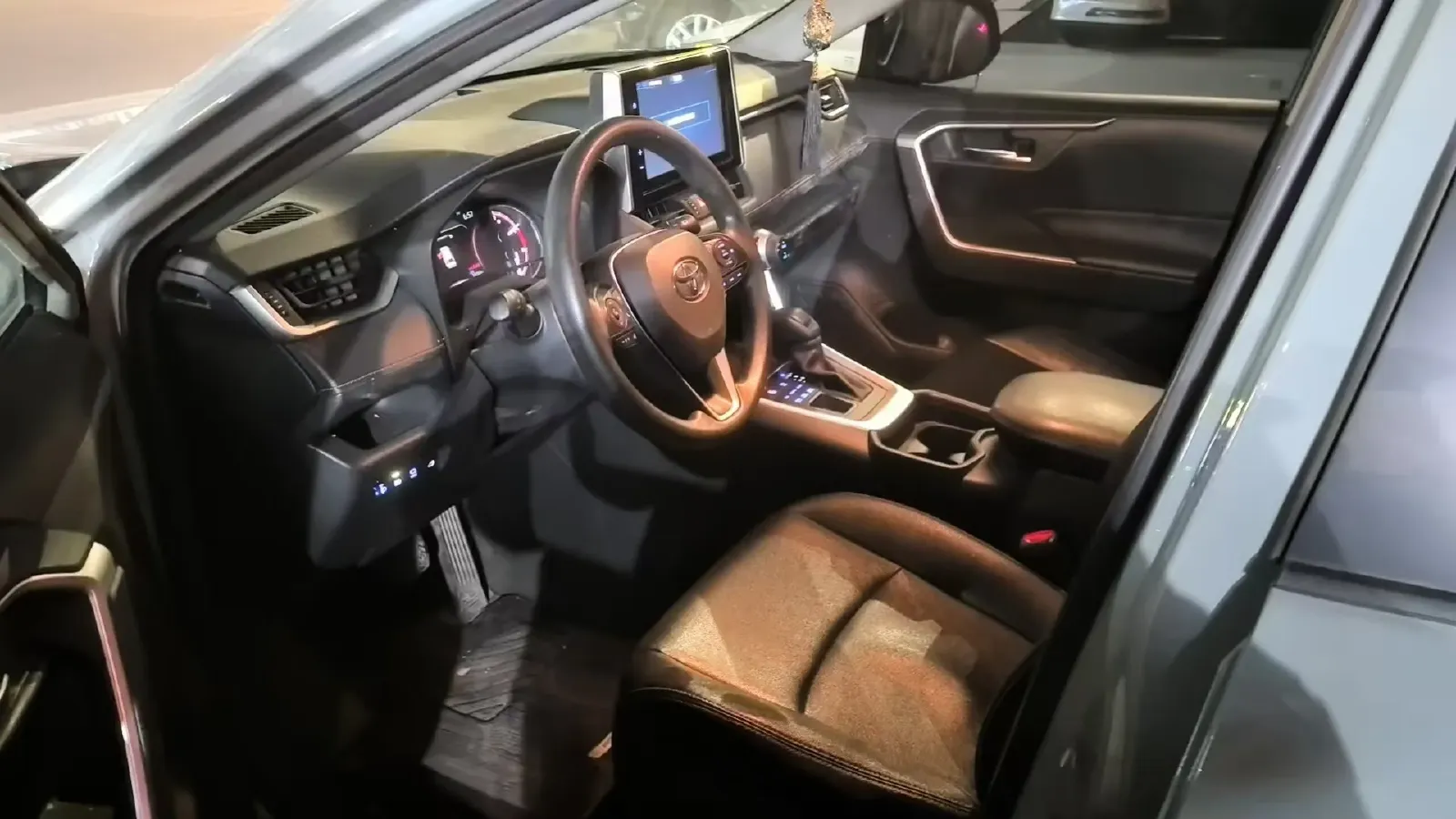 2020 Toyota RAV4 2.0L 171HP L4 CVT,autocango,china used car exporter,china ev exporter,chinese used car exporter,chinese used ev exporter