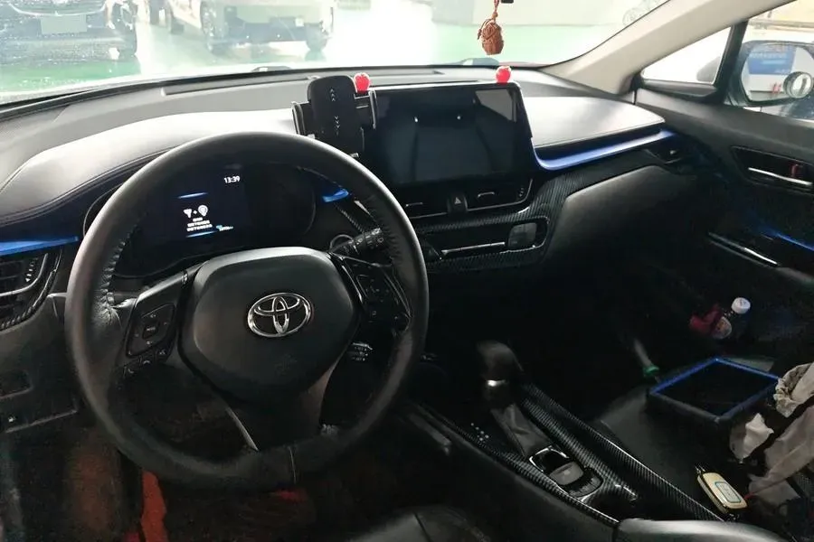 2023 Toyota C-HR 2.0L 171HP L4 CVT,autocango,china used car exporter,china ev exporter,chinese used car exporter,chinese used ev exporter