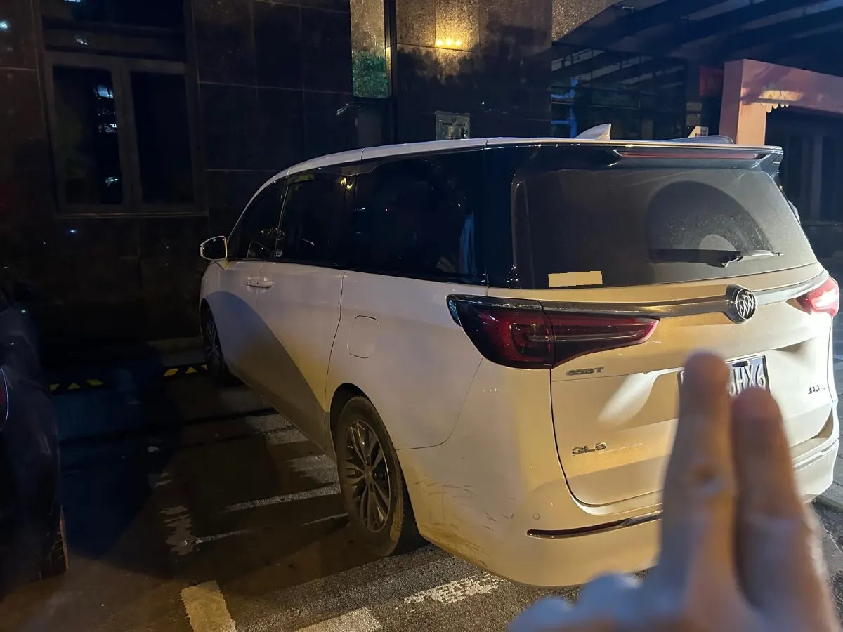 2021 Buick GL8 2.0T 237HP L4 9AT,autocango,china used car exporter,china ev exporter,chinese used car exporter,chinese used ev exporter