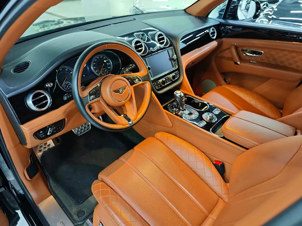 2017 Bentley Bentayga 6.0T 608HP W12 8AT,autocango,china used car exporter,china ev exporter,chinese used car exporter,chinese used ev exporter