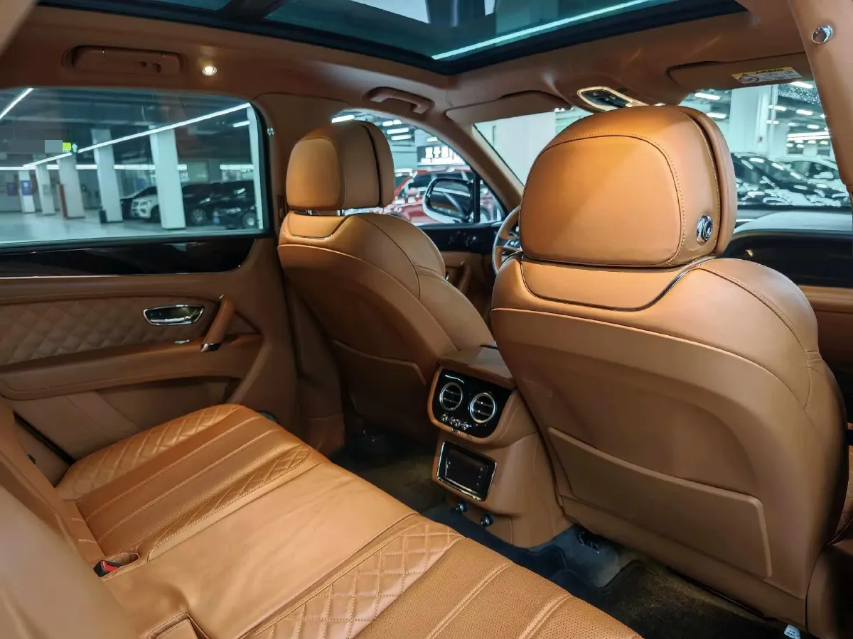 2017 Bentley Bentayga 6.0T 608HP W12 8AT,autocango,china used car exporter,china ev exporter,chinese used car exporter,chinese used ev exporter