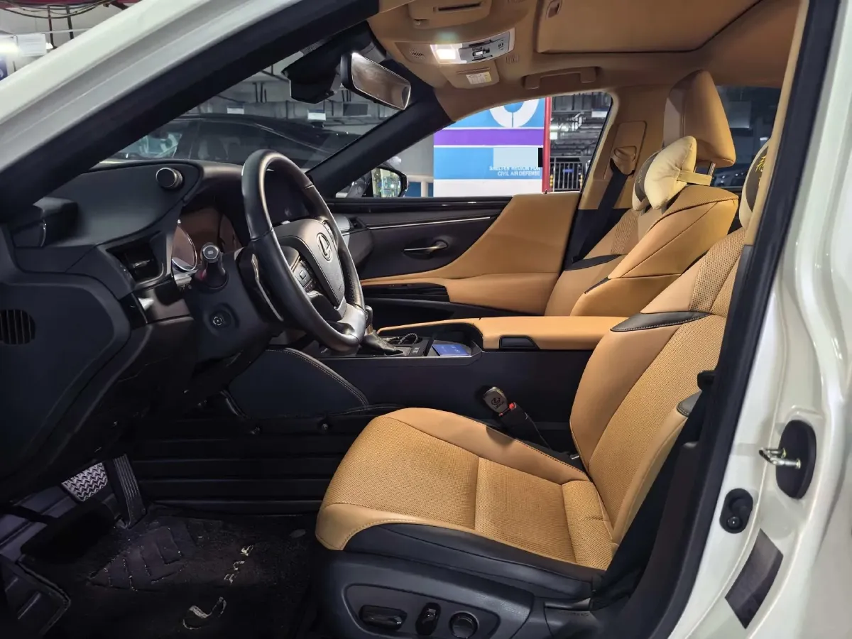 2023 Lexus ES 2.0L 173HP L4 CVT,autocango,china used car exporter,china ev exporter,chinese used car exporter,chinese used ev exporter