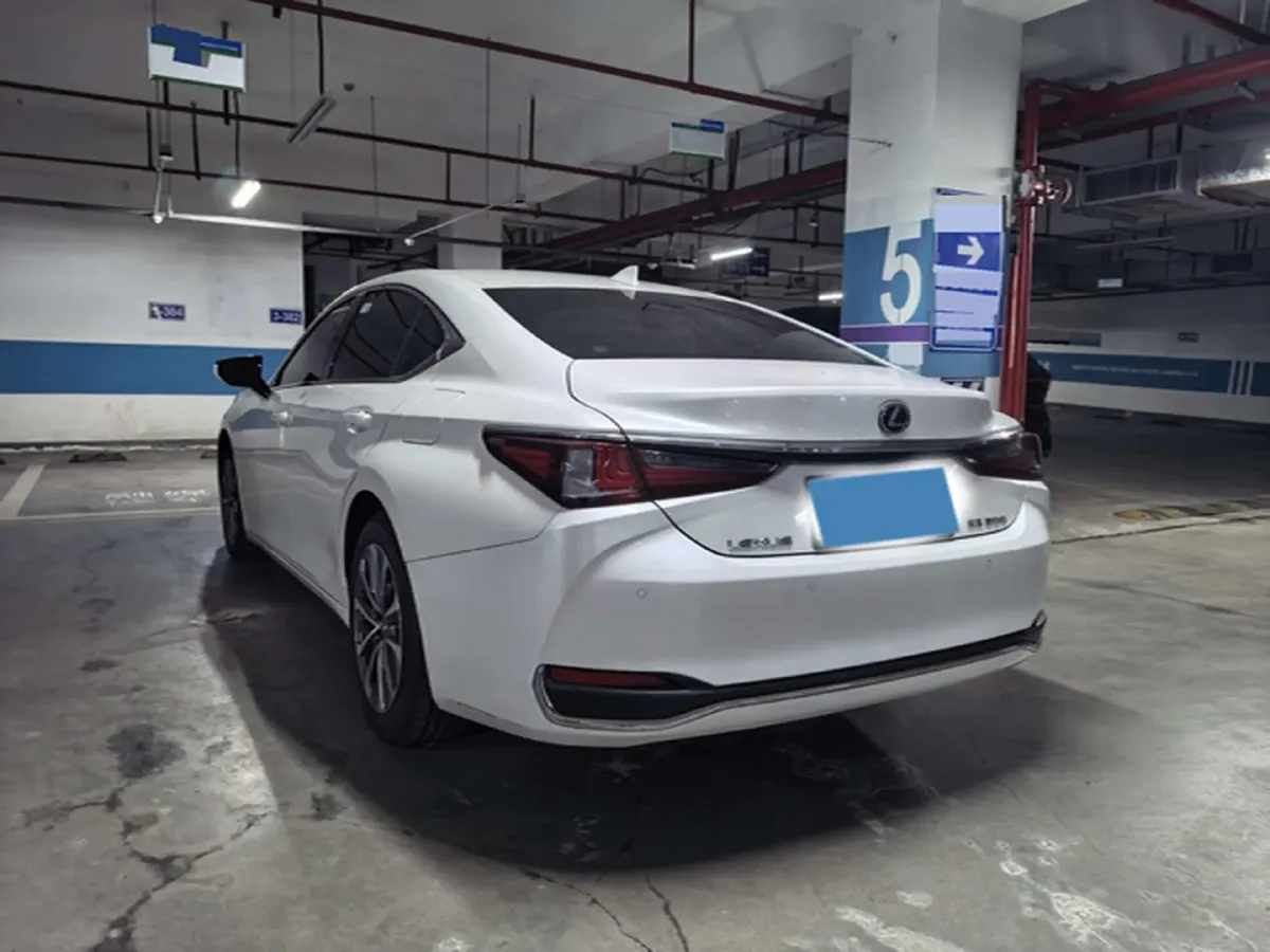 2023 Lexus ES 2.0L 173HP L4 CVT,autocango,china used car exporter,china ev exporter,chinese used car exporter,chinese used ev exporter