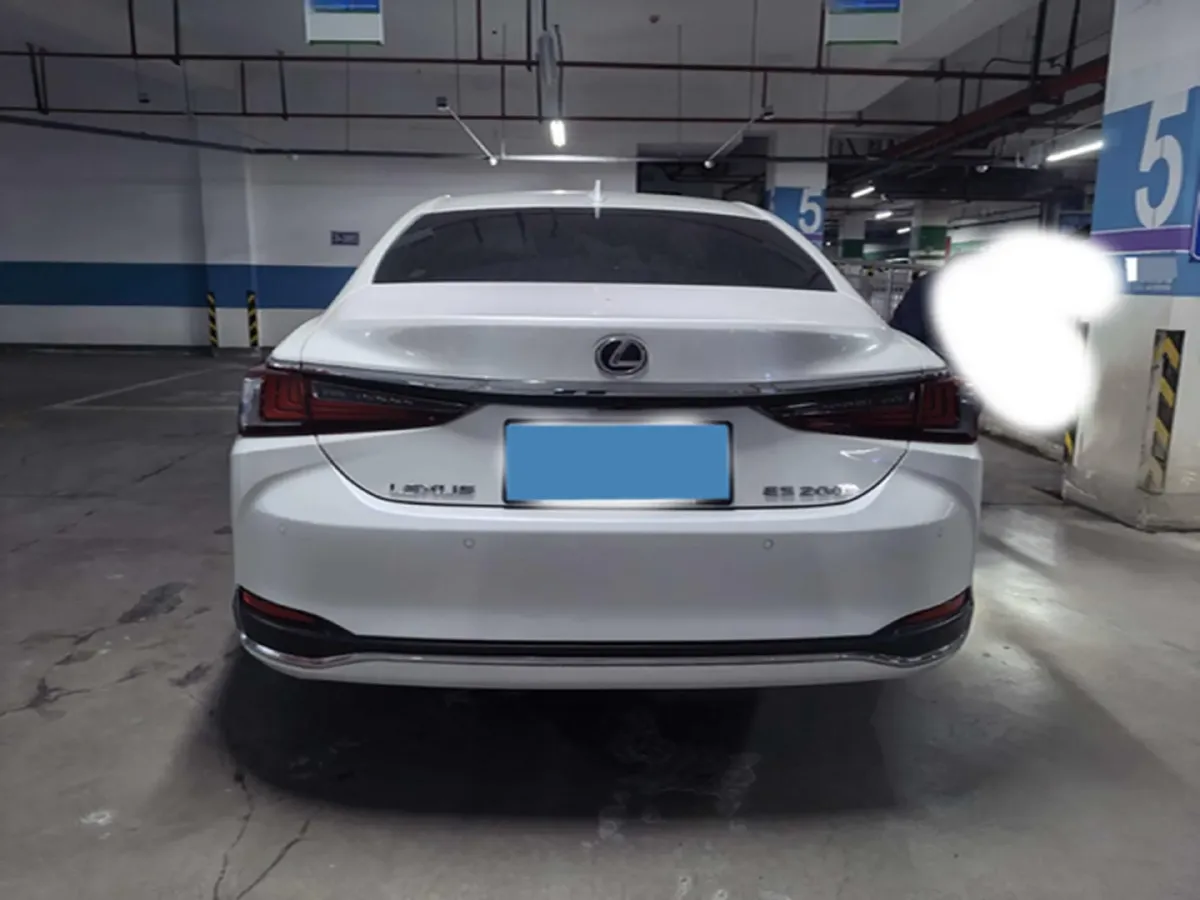 2023 Lexus ES 2.0L 173HP L4 CVT,autocango,china used car exporter,china ev exporter,chinese used car exporter,chinese used ev exporter