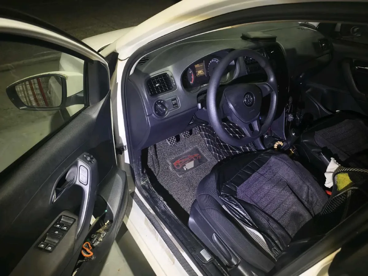 2016 Volkswagen Polo 1.4L 90HP L4 5MT,autocango,china used car exporter,china ev exporter,chinese used car exporter,chinese used ev exporter