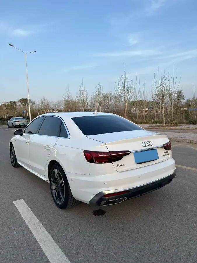 2020 Audi A4L 2.0T 190HP L4 7DCT,autocango,china used car exporter,china ev exporter,chinese used car exporter,chinese used ev exporter