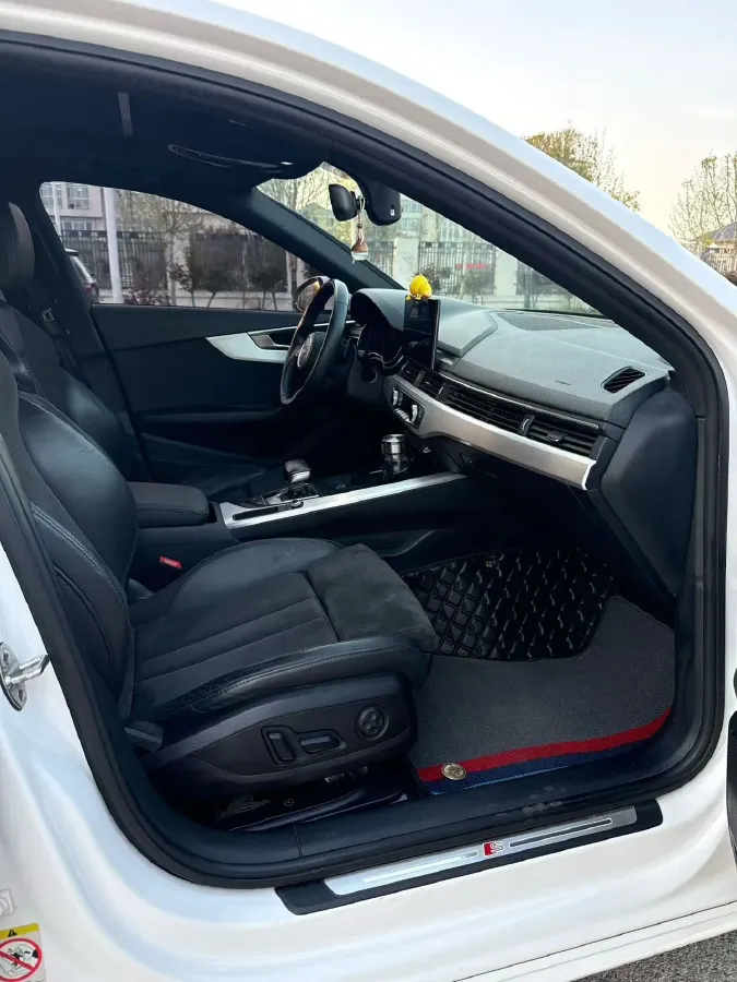 2020 Audi A4L 2.0T 190HP L4 7DCT,autocango,china used car exporter,china ev exporter,chinese used car exporter,chinese used ev exporter