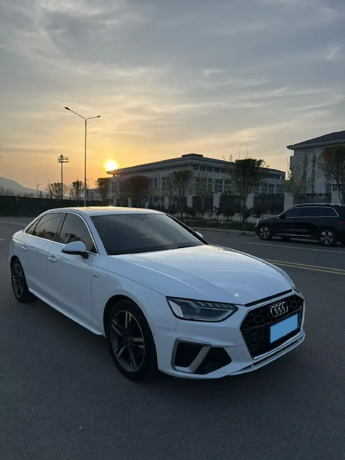 2020 Audi A4L 2.0T 190HP L4 7DCT,autocango,china used car exporter,china ev exporter,chinese used car exporter,chinese used ev exporter
