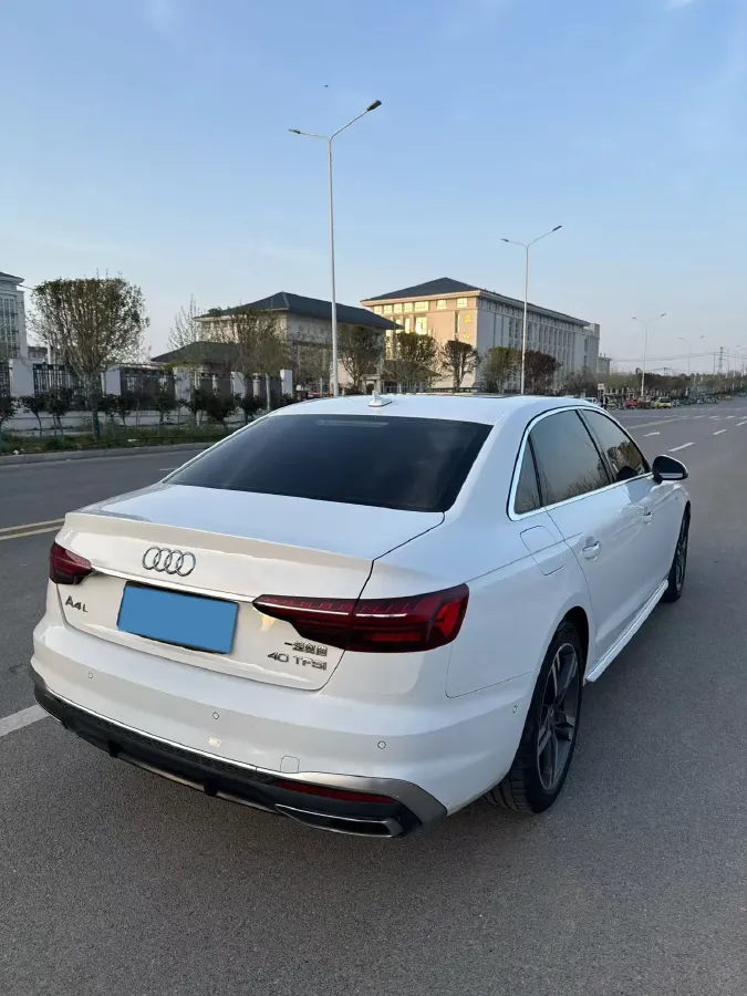 2020 Audi A4L 2.0T 190HP L4 7DCT,autocango,china used car exporter,china ev exporter,chinese used car exporter,chinese used ev exporter