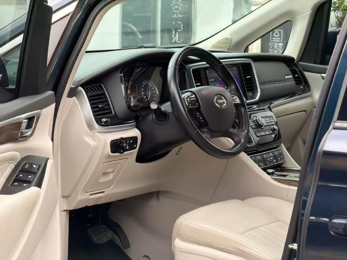 2018 GAC Trumpchi M8 2.0T 201HP L4 6AT,autocango,china used car exporter,china ev exporter,chinese used car exporter,chinese used ev exporter