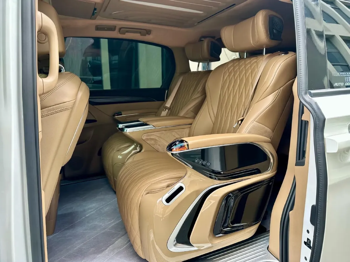 2021 Buick GL8 2.0T 237HP L4 9AT,autocango,china used car exporter,china ev exporter,chinese used car exporter,chinese used ev exporter