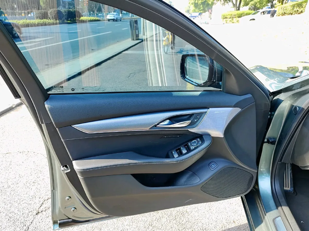 2022 Cadillac CT5 2.0T 237HP L4 10AT,autocango,china used car exporter,china ev exporter,chinese used car exporter,chinese used ev exporter