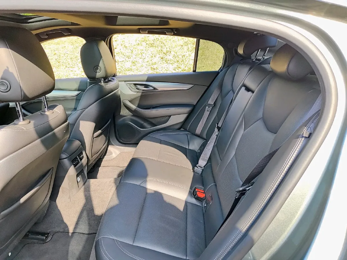 2022 Cadillac CT5 2.0T 237HP L4 10AT,autocango,china used car exporter,china ev exporter,chinese used car exporter,chinese used ev exporter