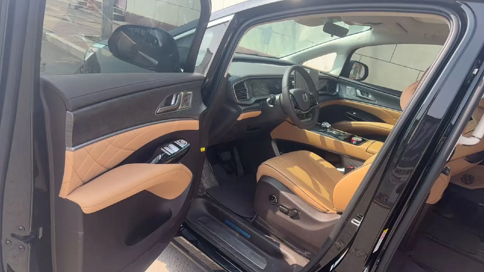 2024 Denza D9 1.5T 139HP L4 E-CVT PHEV 40KWH,autocango,china used car exporter,china ev exporter,chinese used car exporter,chinese used ev exporter