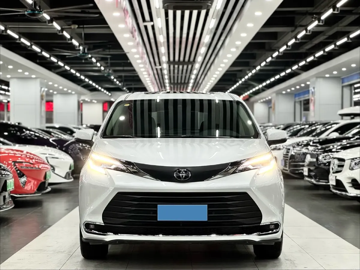 2026 Toyota Sienna 2.5L 189HP L4 E-CVT Hybrid,autocango,china used car exporter,china ev exporter,chinese used car exporter,chinese used ev exporter