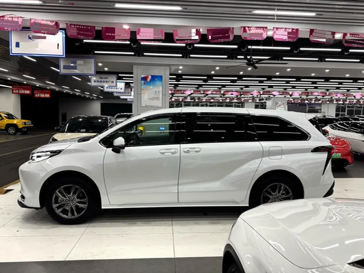 2026 Toyota Sienna 2.5L 189HP L4 E-CVT Hybrid,autocango,china used car exporter,china ev exporter,chinese used car exporter,chinese used ev exporter