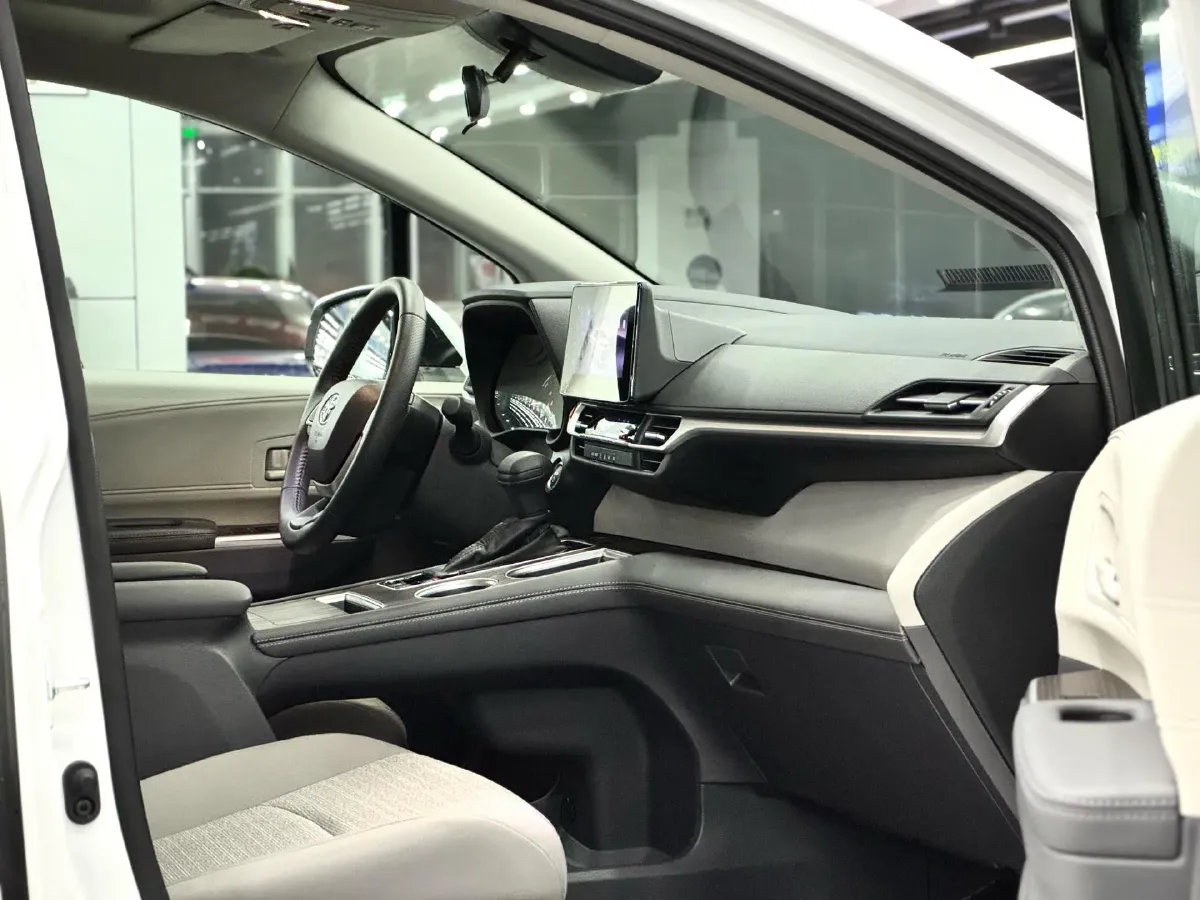2026 Toyota Sienna 2.5L 189HP L4 E-CVT Hybrid,autocango,china used car exporter,china ev exporter,chinese used car exporter,chinese used ev exporter