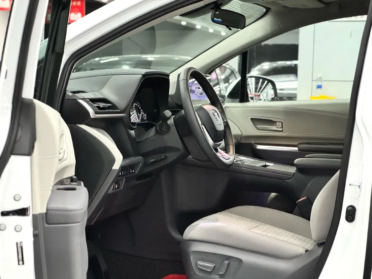 2026 Toyota Sienna 2.5L 189HP L4 E-CVT Hybrid,autocango,china used car exporter,china ev exporter,chinese used car exporter,chinese used ev exporter
