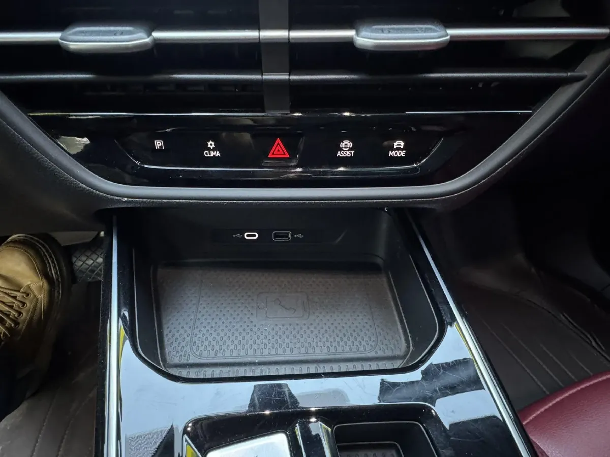 2022 Exceed TXL 2.0T 261HP L4 7DCT,autocango,china used car exporter,china ev exporter,chinese used car exporter,chinese used ev exporter