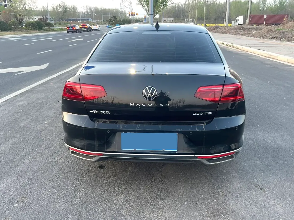 2021 Volkswagen Magotan 2.0T 186HP L4 7DCT,autocango,china used car exporter,china ev exporter,chinese used car exporter,chinese used ev exporter