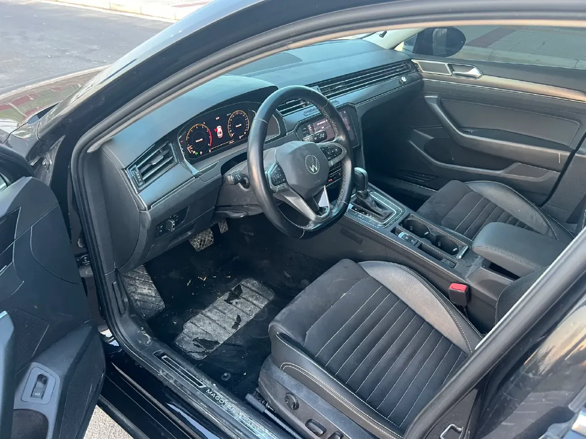 2021 Volkswagen Magotan 2.0T 186HP L4 7DCT,autocango,china used car exporter,china ev exporter,chinese used car exporter,chinese used ev exporter