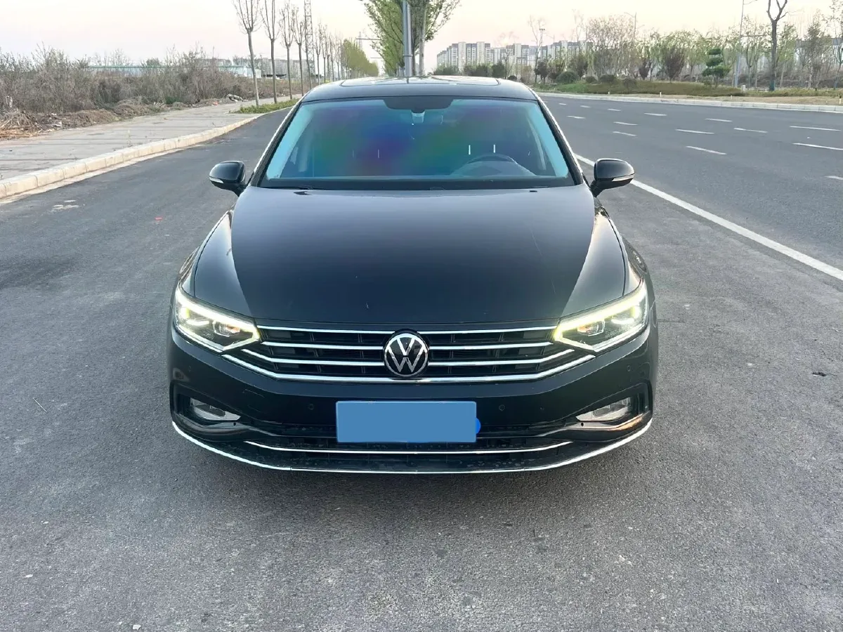 2021 Volkswagen Magotan 2.0T 186HP L4 7DCT,autocango,china used car exporter,china ev exporter,chinese used car exporter,chinese used ev exporter
