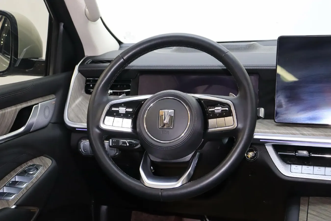 2022 Tank 500 3.0T 360HP V6 9AT,autocango,china used car exporter,china ev exporter,chinese used car exporter,chinese used ev exporter