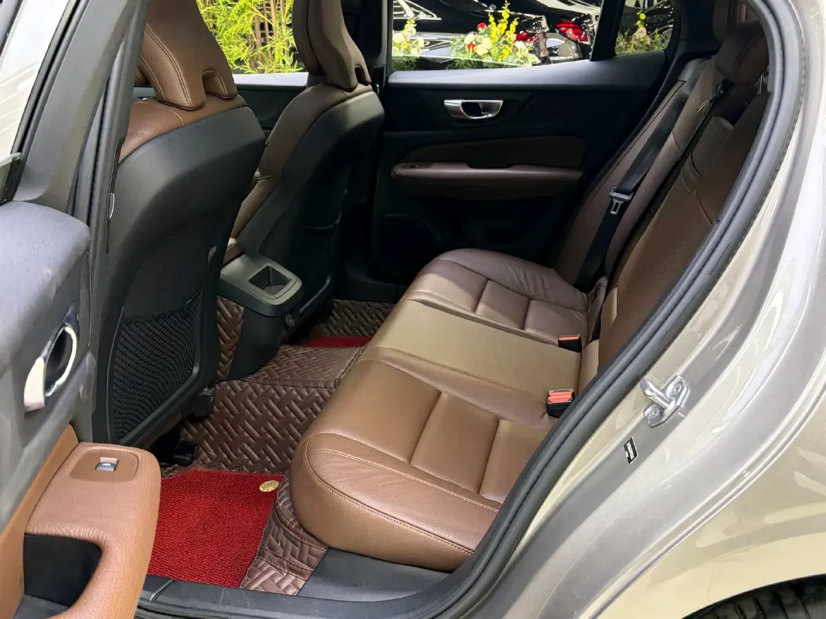 2020 Volvo S60 2.0T 190HP L4 8AT,autocango,china used car exporter,china ev exporter,chinese used car exporter,chinese used ev exporter