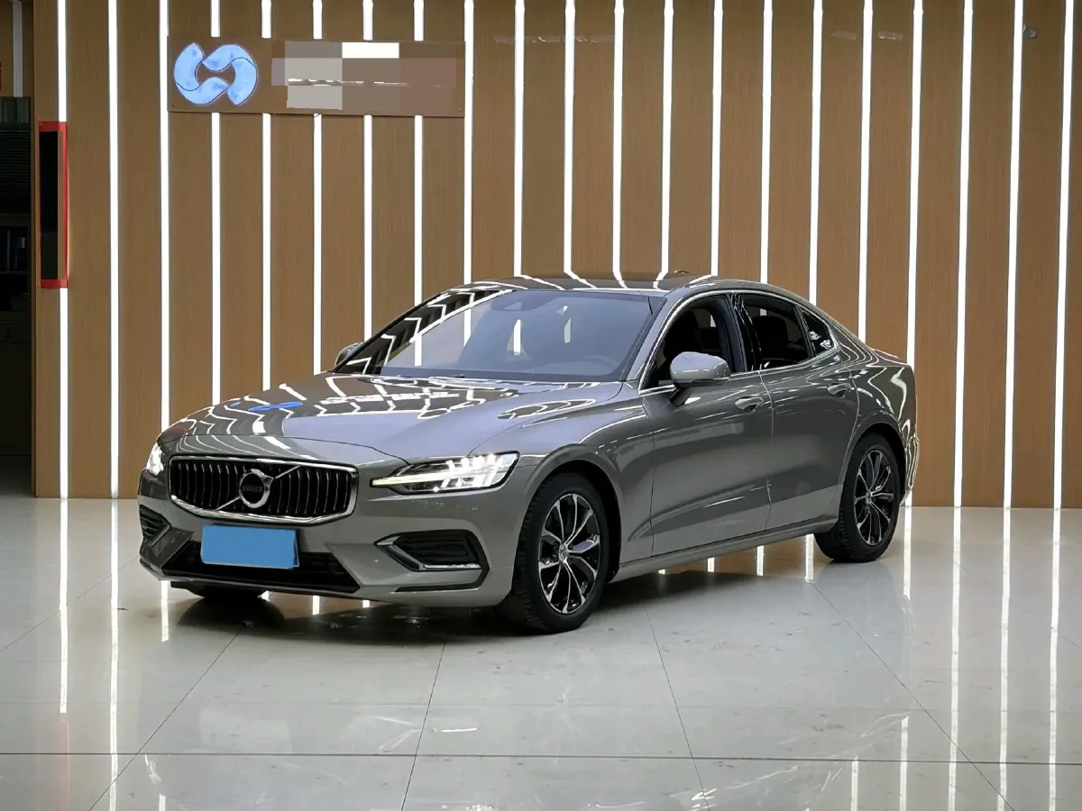 2020 Volvo S60 2.0T 190HP L4 8AT,autocango,china used car exporter,china ev exporter,chinese used car exporter,chinese used ev exporter