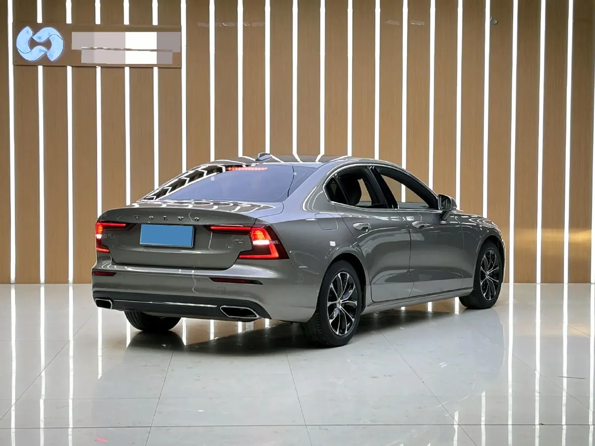 2020 Volvo S60 2.0T 190HP L4 8AT,autocango,china used car exporter,china ev exporter,chinese used car exporter,chinese used ev exporter